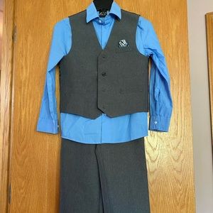 Boys size 10 suit *only worn once*
